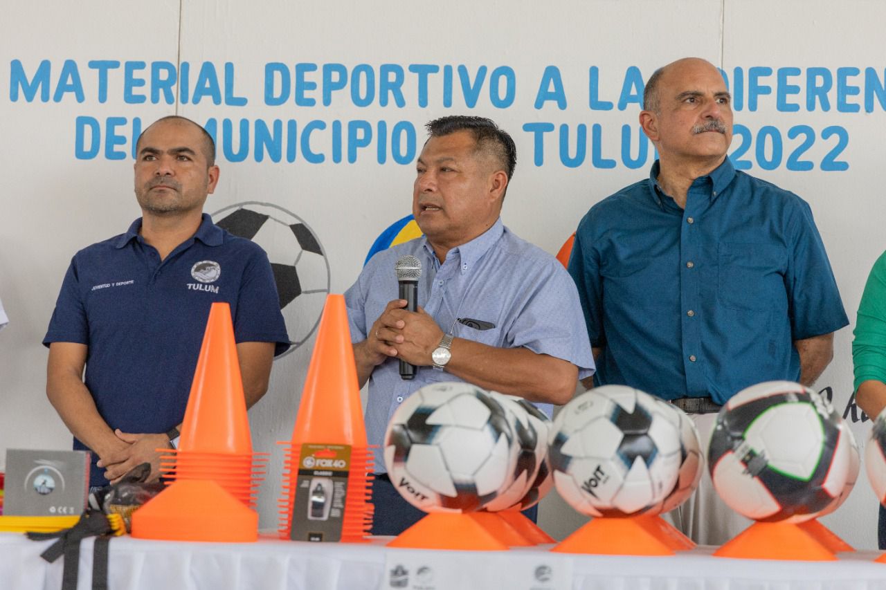 Entrega Marciano Material Deportivo A Academias De Tulum Quadratin