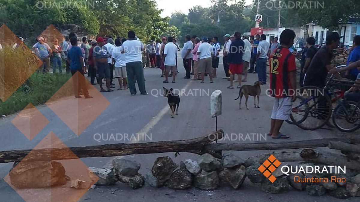 Bloquean por segundo día la carretera Felipe Carrillo Puerto