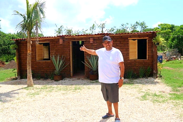 Fabrican primera casa de sargazo en Puerto Morelos - Quadratin Quintana Roo