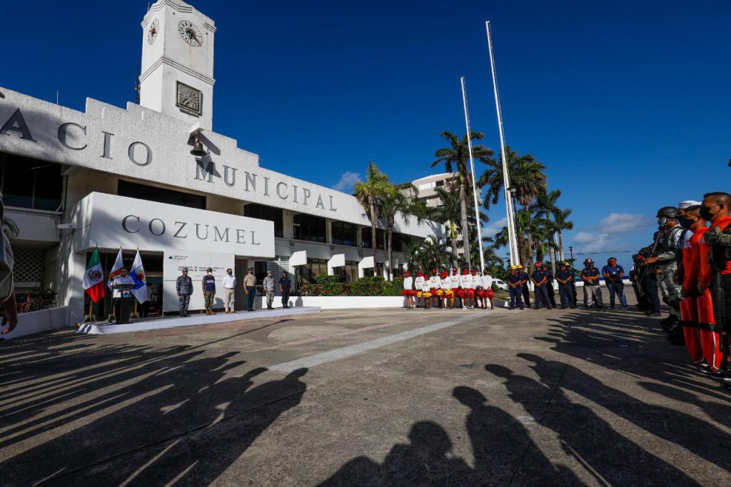 Dan banderazo al operativo vacacional de Semana Santa en Cozumel -  Quadratin Quintana Roo