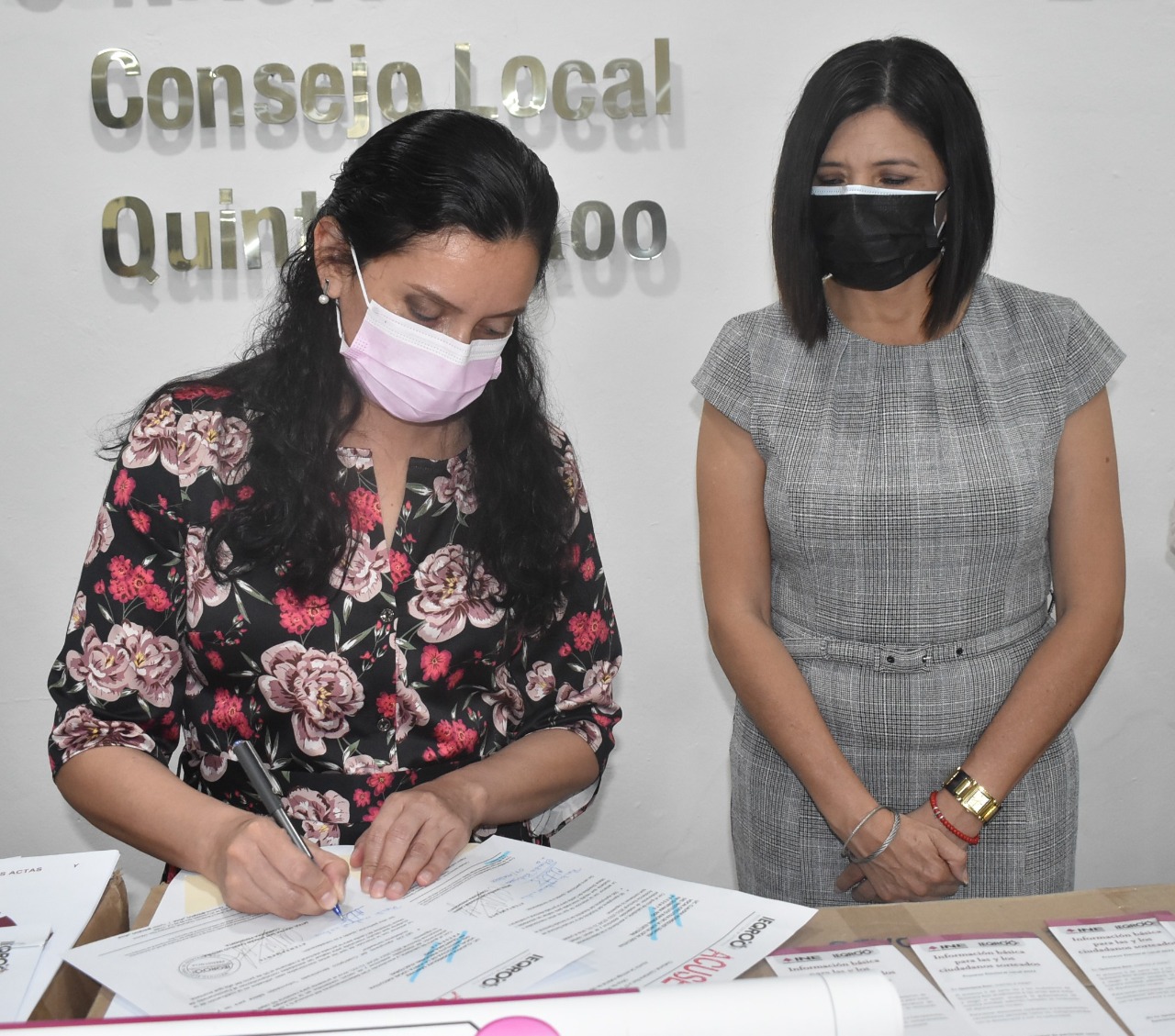 Entrega Ieqroo Material Didáctico Electoral Al INE - Quadratin Quintana Roo