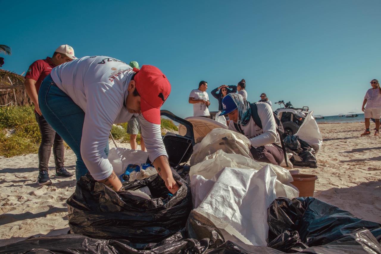 Realiza DIF Tulum jornada de limpieza de playas - Quadratin Quintana Roo