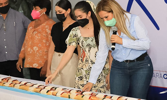 Invita Lili Campos a partir Rosca de Reyes - Quadratin Quintana Roo