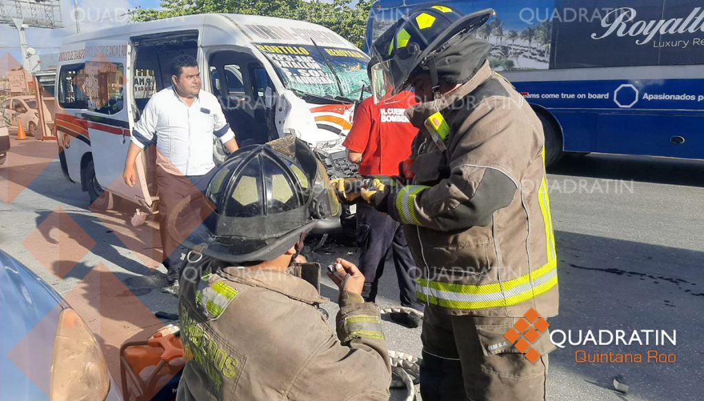 Deja 16 Heridos Choque De Combi En Cancún - Quadratin Quintana Roo