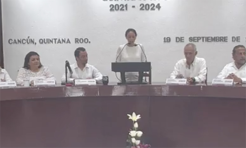 Entrega Ana Paty glosa de su Primer Informe de Gobierno a regidores ...