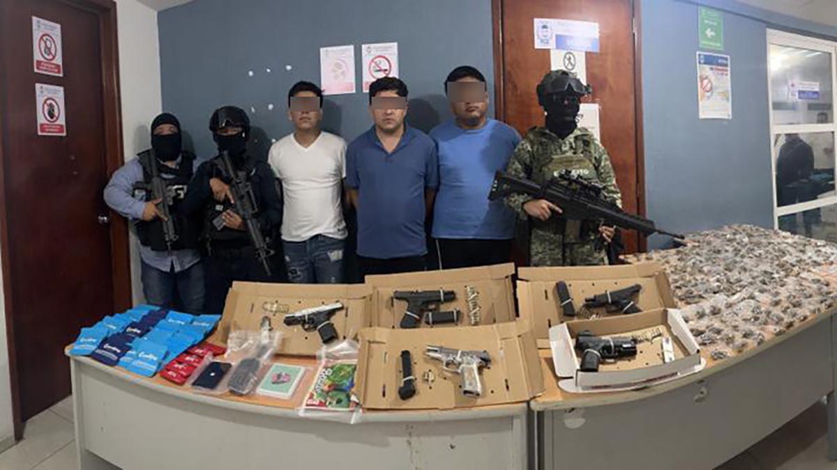 Detienen a 3 con armas y droga en Benito Juárez - Quadratin Quintana Roo