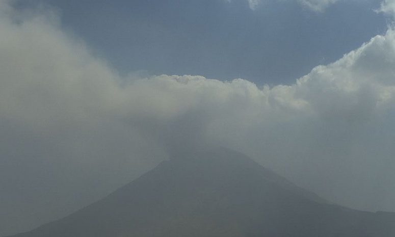 Popocatépetl lanza ceniza a 11 municipios