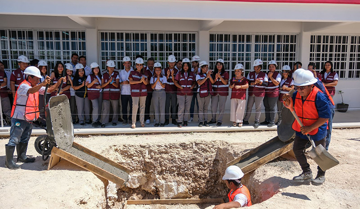 Mara Lezama cumple compromiso con estudiantes de Cancún - Quadratin ...
