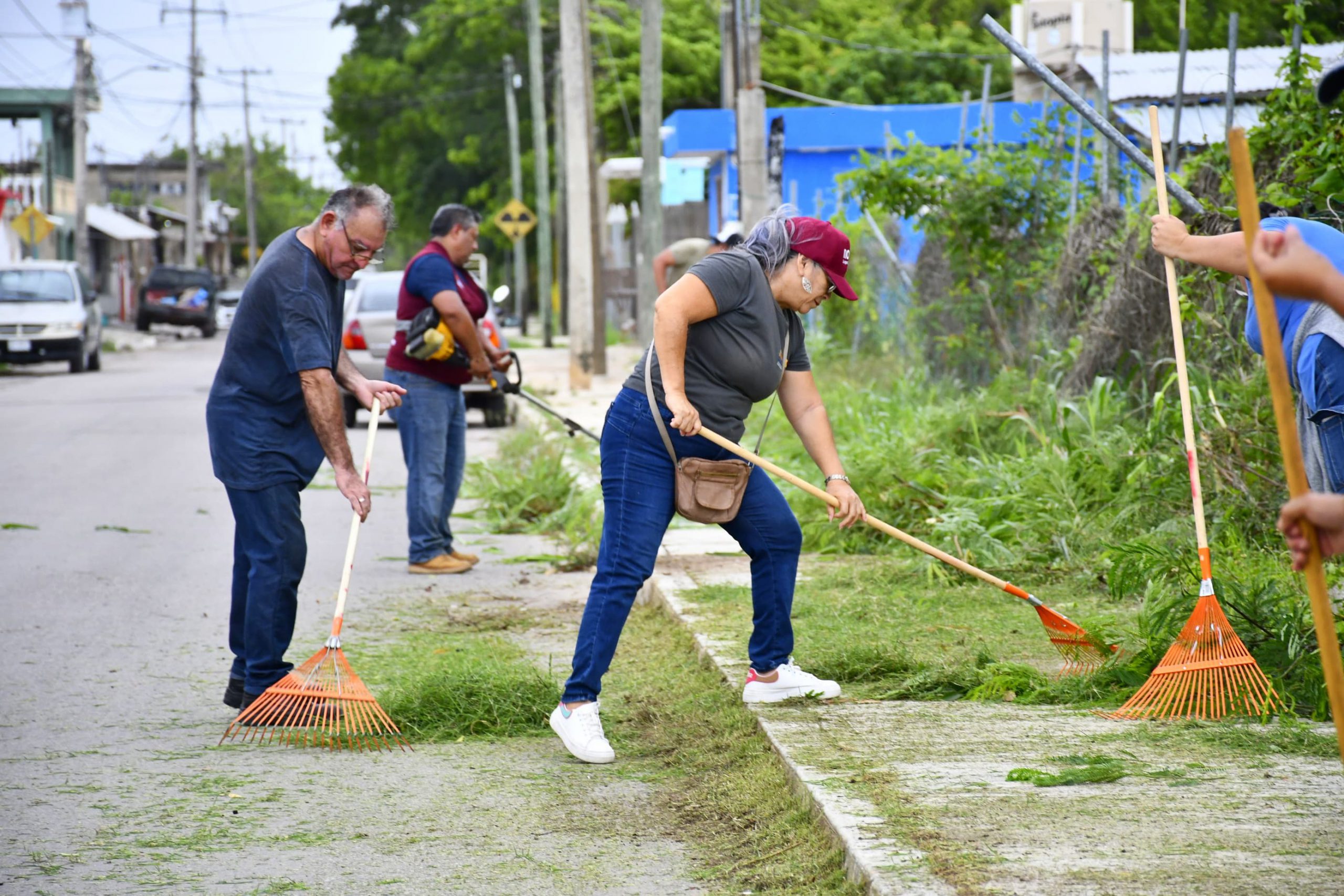 Más de 600 personas limpian 59 zonas inundadas en Chetumal por lluvias ...