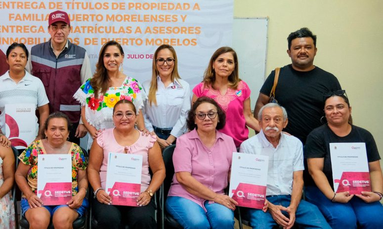 Entrega Mara Lezama títulos de propiedad a familias de Puerto Morelos