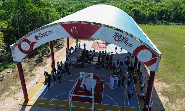 Entrega Mara Lezama otro domo escolar en Quintana Roo