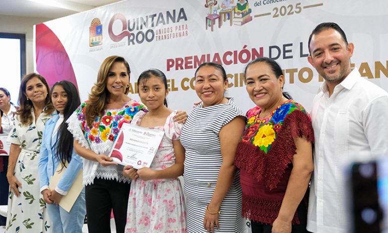 Premian excelencia de estudiantes de Quintana Roo