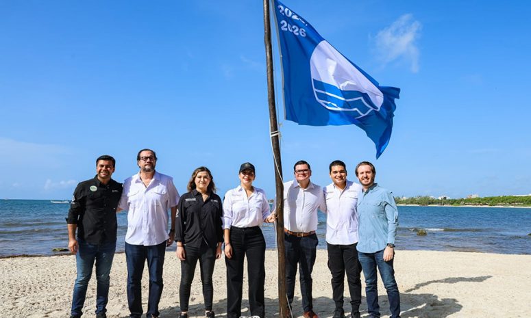 Ondean banderas Blue Flag en playas de Playa del Carmen