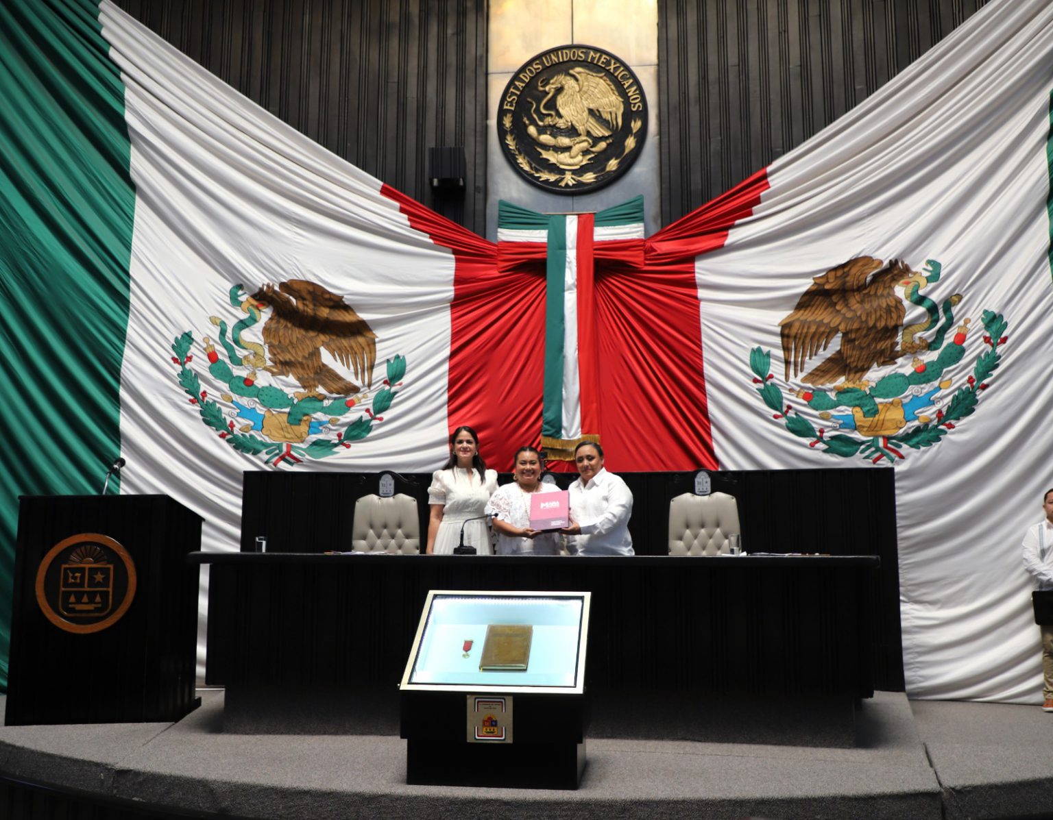 Recibe Congreso de Quintana Roo tercer informe de Mara Lezama ...