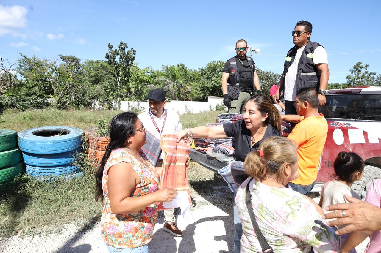 Entregan cobertores en 17 colonias no municipalizadas de Cancún ...