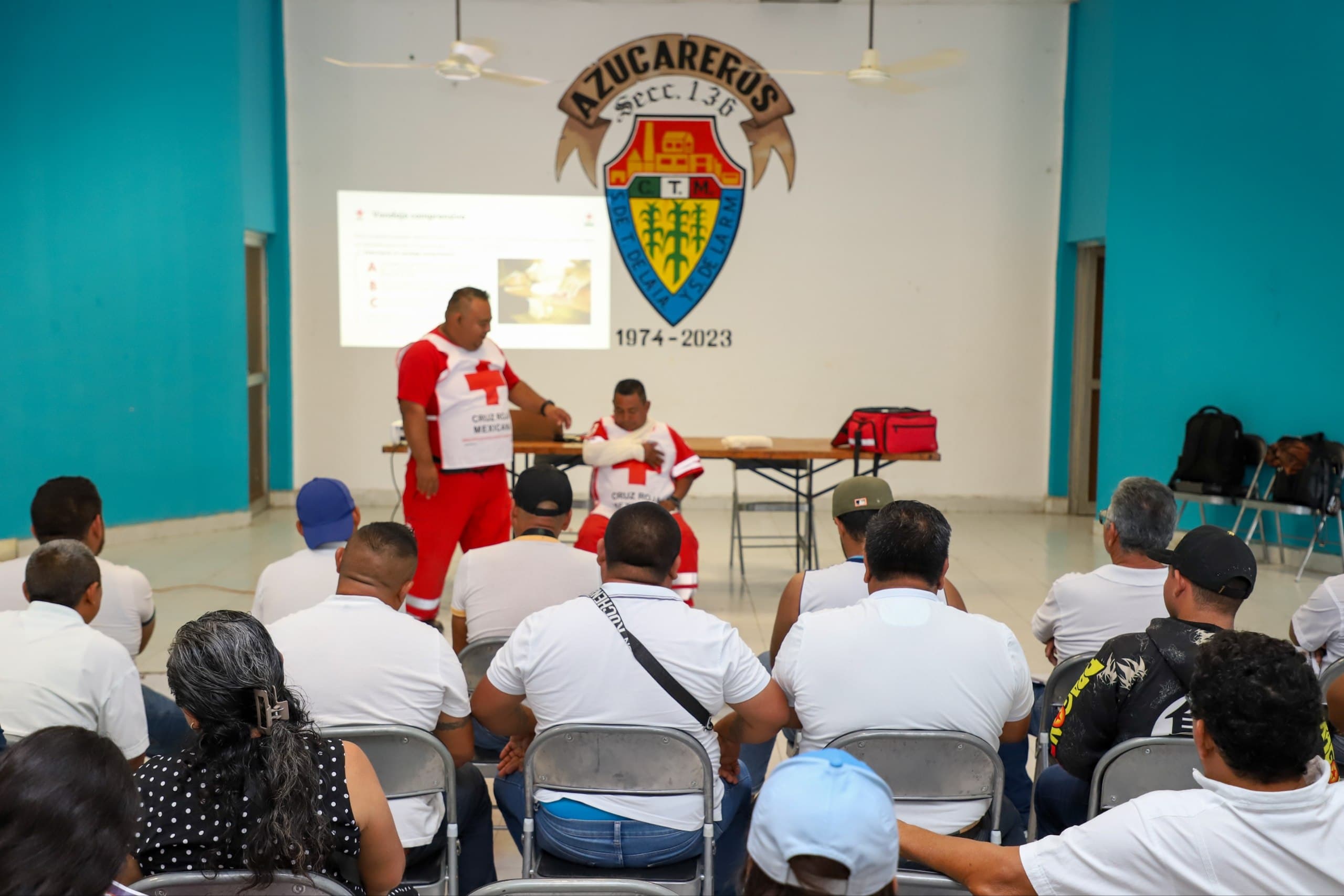 Capacitan a operadores de transporte en primeros auxilios en Chetumal ...