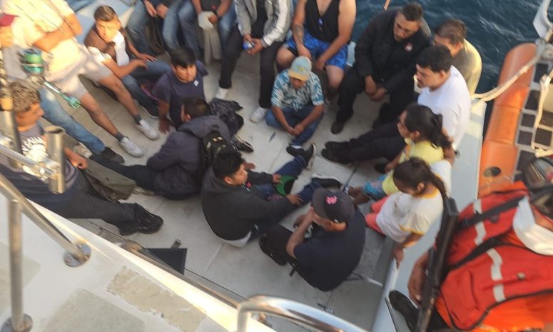 Rescata Marina de México a 45 víctimas de tráfico ilegal a EU