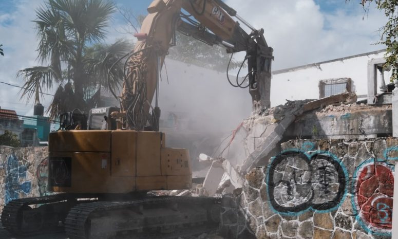 Desalojan a 28 personas sin hogar del viejo hospital de Cancún