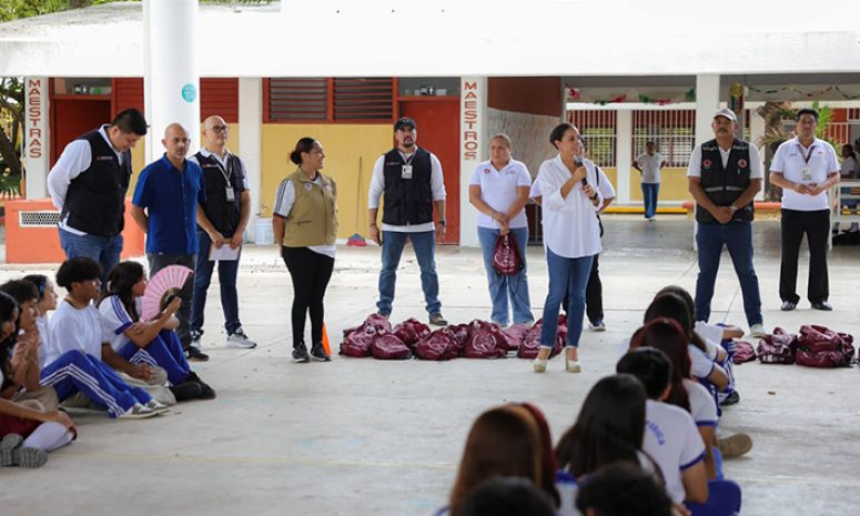 Cancún ya repartió 49 mil tenis escolares