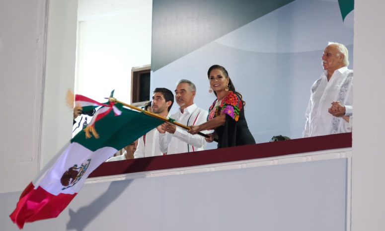 ¡Viva México! Mara Lezama da el Grito ante más de 10 mil personas en Chetumal