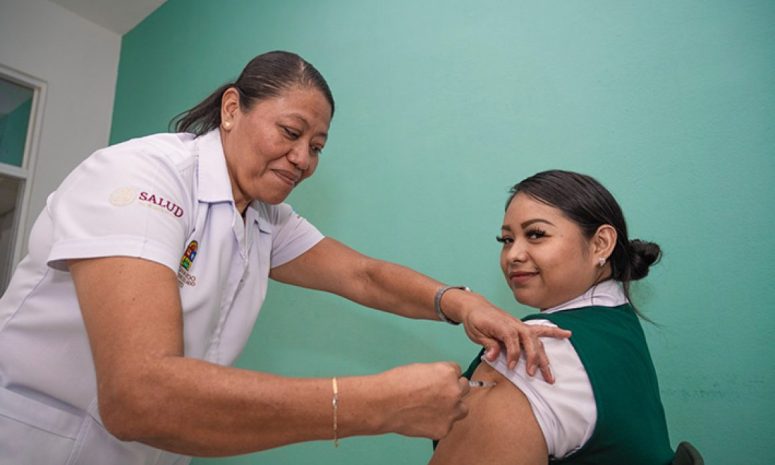 Abren convocatoria para médicos y enfermeros de Quintana Roo