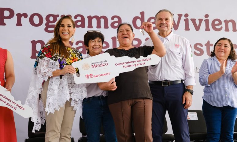 Entregan 288 viviendas del Bienestar en Puerto Aventuras