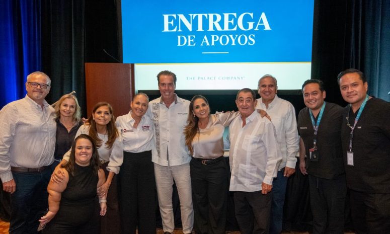 Entregan apoyos médicos a 104 trabajadores y familiares de Moon Palace