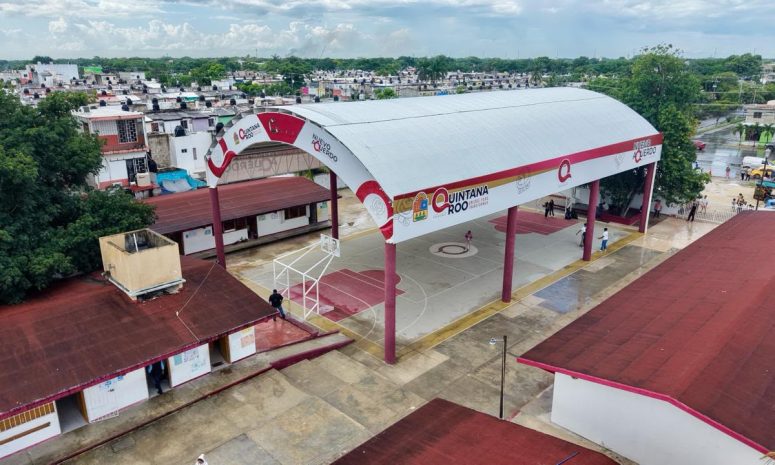 Estrena secundaria de Cancún domo para más de mil estudiantes