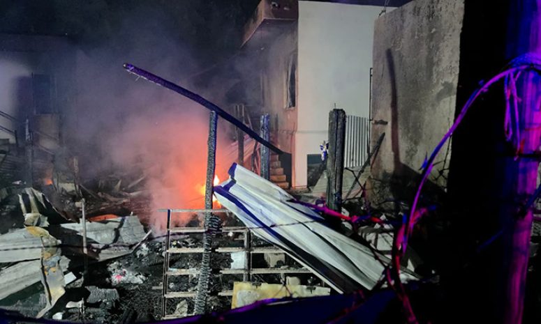 Dos niñas escapan de infierno que destruyó dos casas en Chetumal