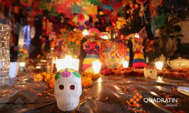 Que no arda la tradición: alertan por veladoras en altares de Día de Muertos